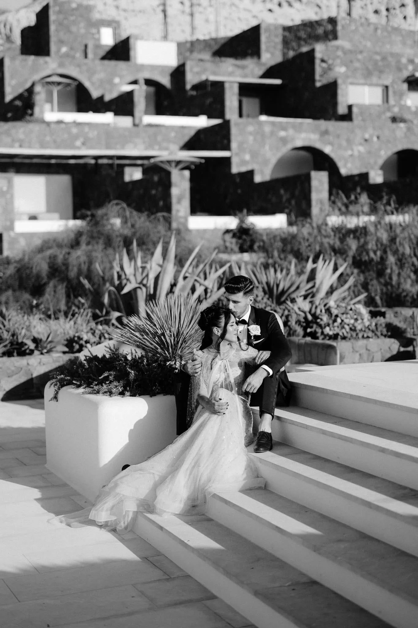 vasilis_moumkas_wedding_photographer_in_Santorini_editorial_photoshoot_14