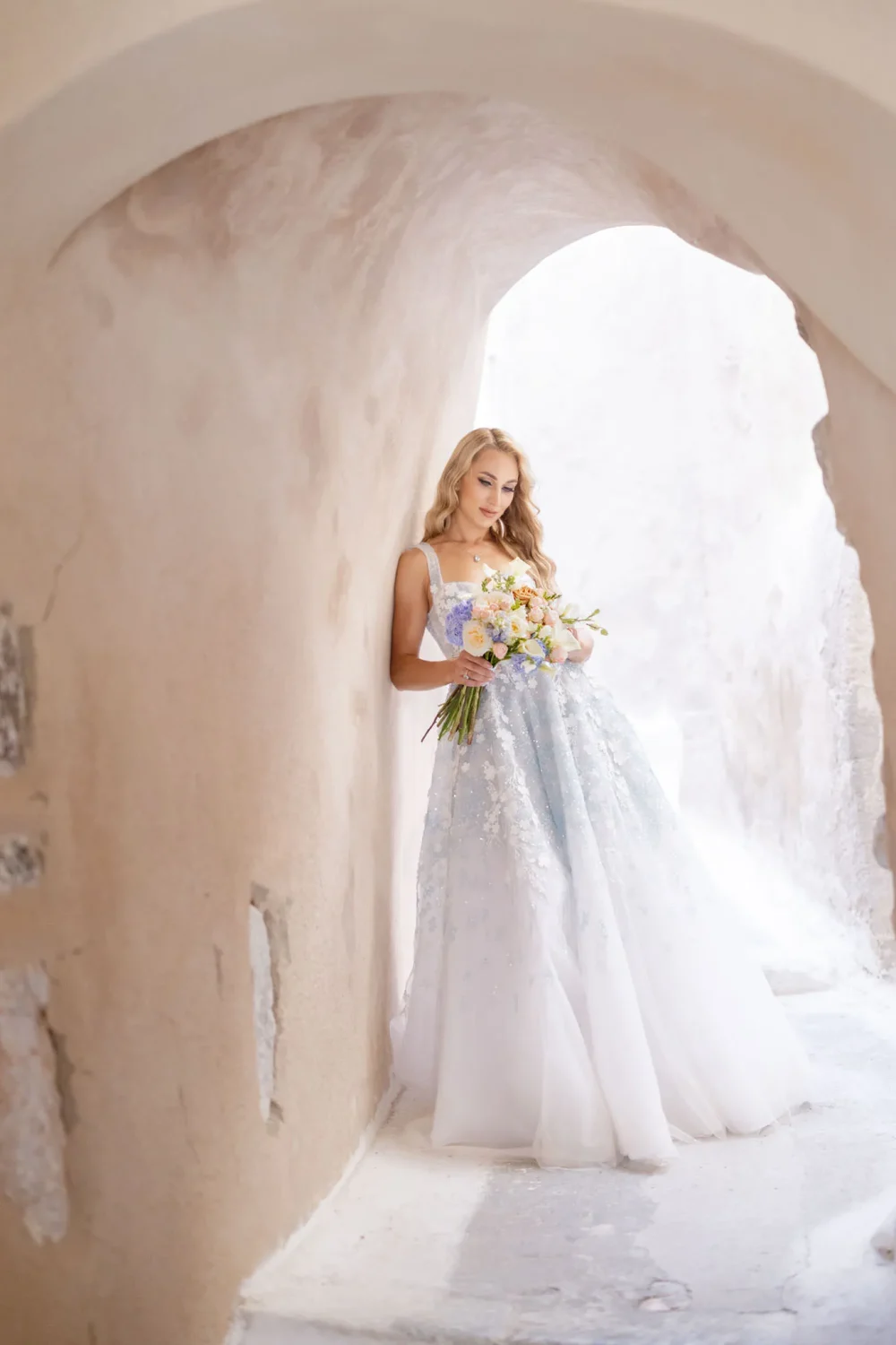 vasilis_moumkas_wedding_photographer_in_Santorini_editorial_photoshoot_33