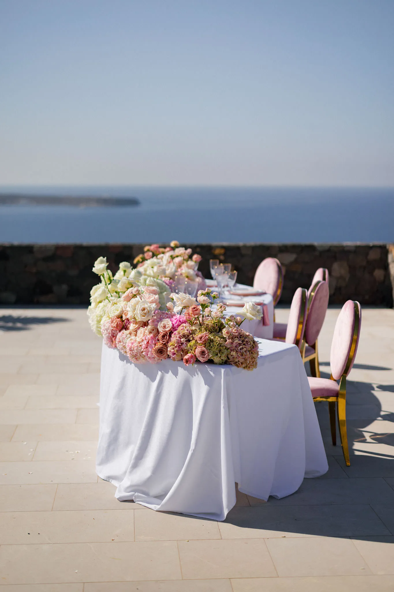 vasilis_moumkas_wedding_photographer_in_Santorini_editorial_photoshoot_6